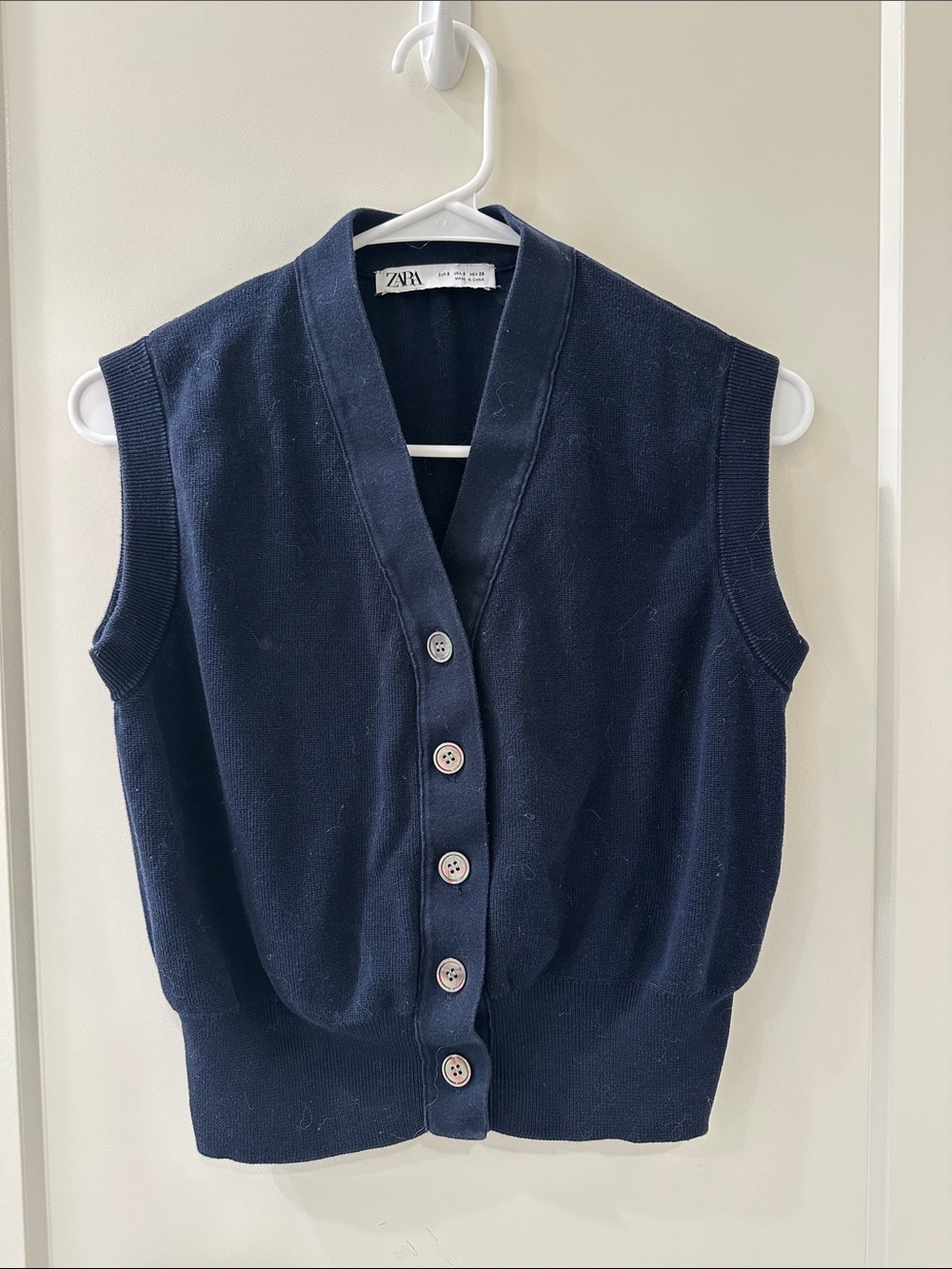 Zara navy button cropped knitted vest - S